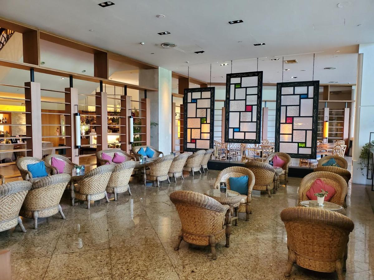 Parkview Hotels & Resorts Hualien Kültér fotó The lobby of the hotel