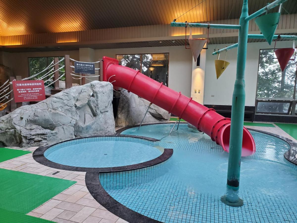Parkview Hotels & Resorts Hualien Kültér fotó The water slide at the Leisure Centre